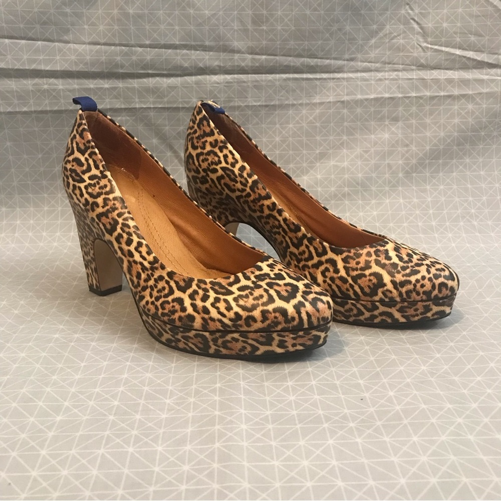 Dr. Liza Pump in Leopard Leather 5.5
